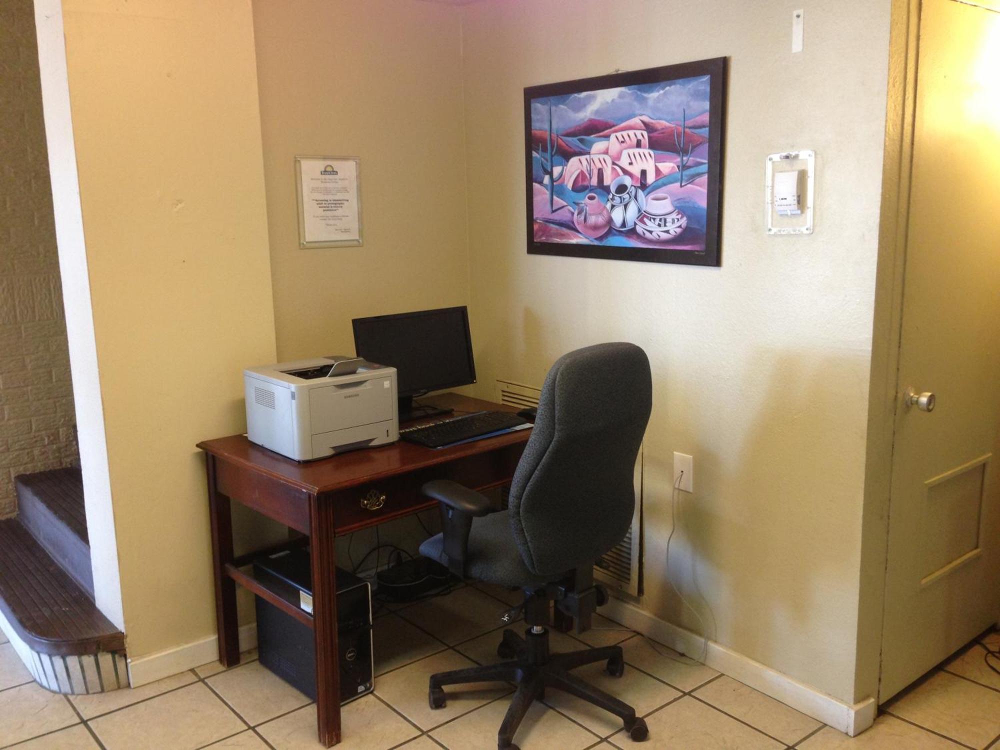 Days Inn By Wyndham Santa Fe New Mexico Εξωτερικό φωτογραφία