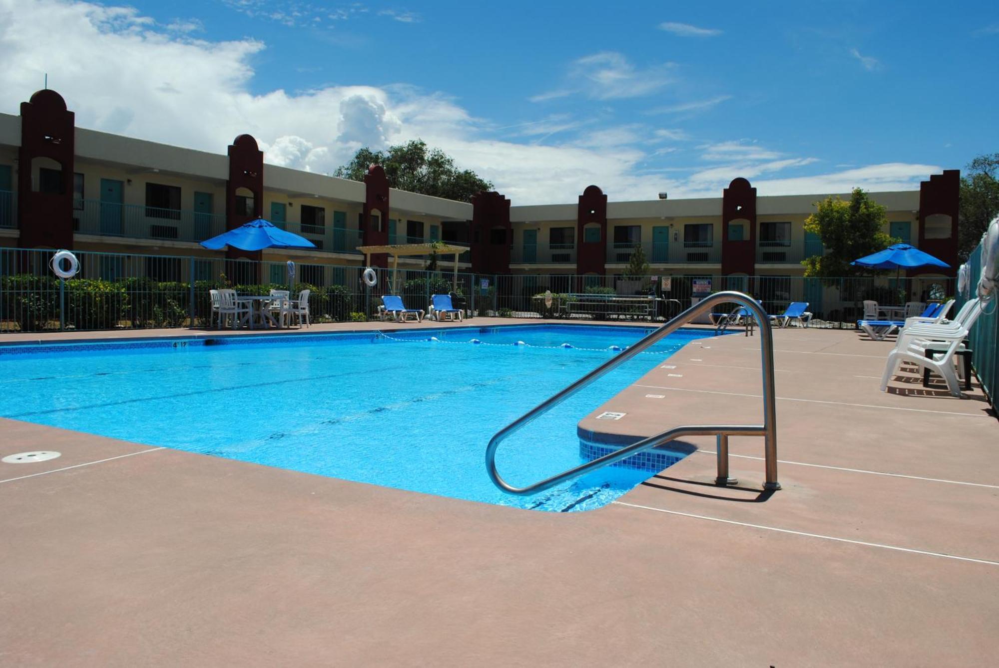 Days Inn By Wyndham Santa Fe New Mexico Εξωτερικό φωτογραφία